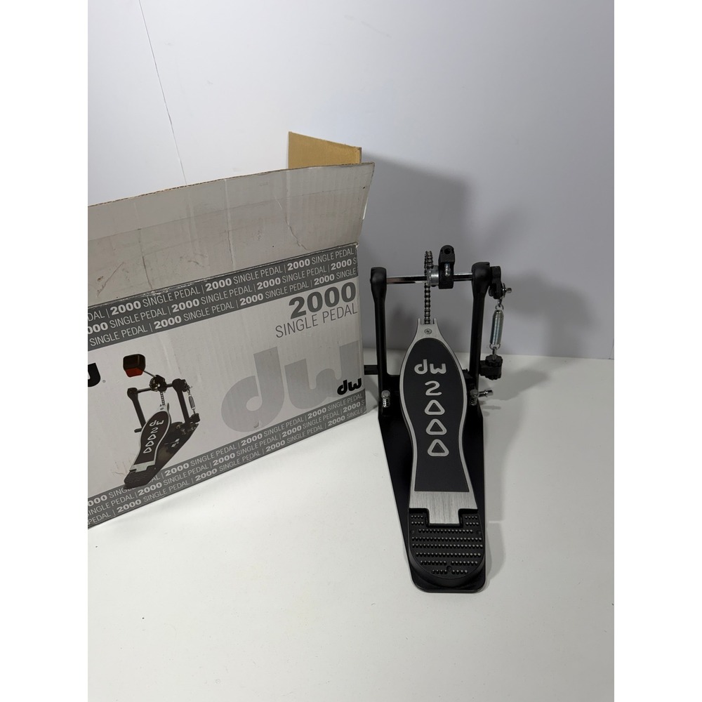 DW 2000 Series Single Bass Drum Pedal‎ Black Silver Chain Drive DWCP2000